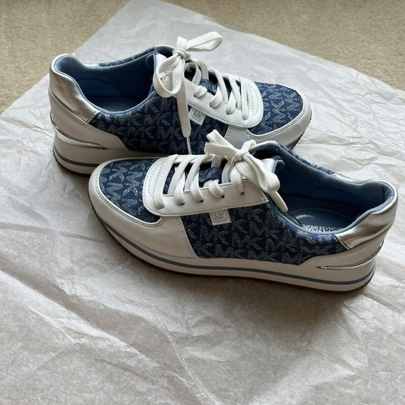 Michael Kors Women's Athletic Running Shoes Blue/White Lace Up Low Top Size 5.5 - Picture 7 of 8